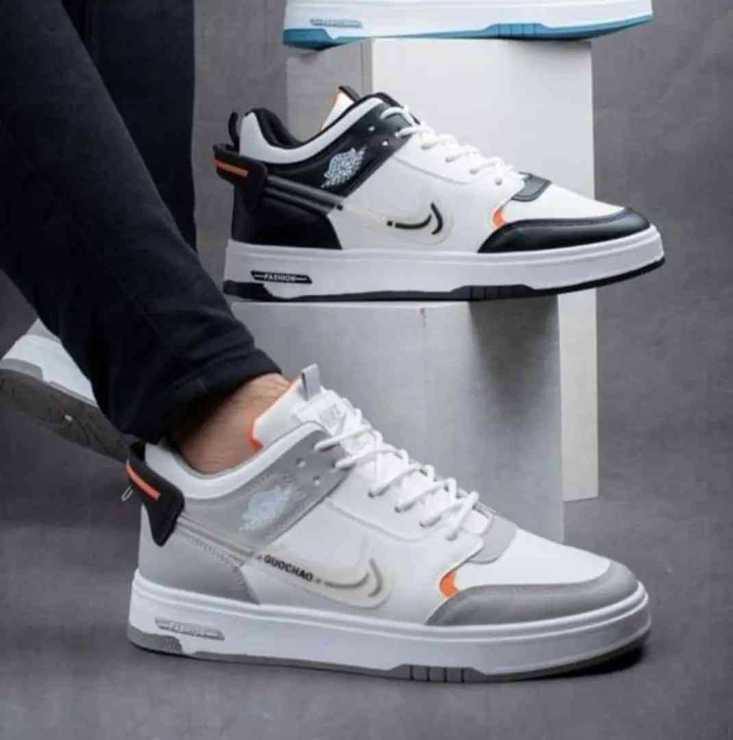 Premium Sneakers Pria Sport atau Casual Model Keren dan Trendy Kualitas Shoes 1